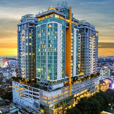 Cambridge Hotel Medan Exterior foto