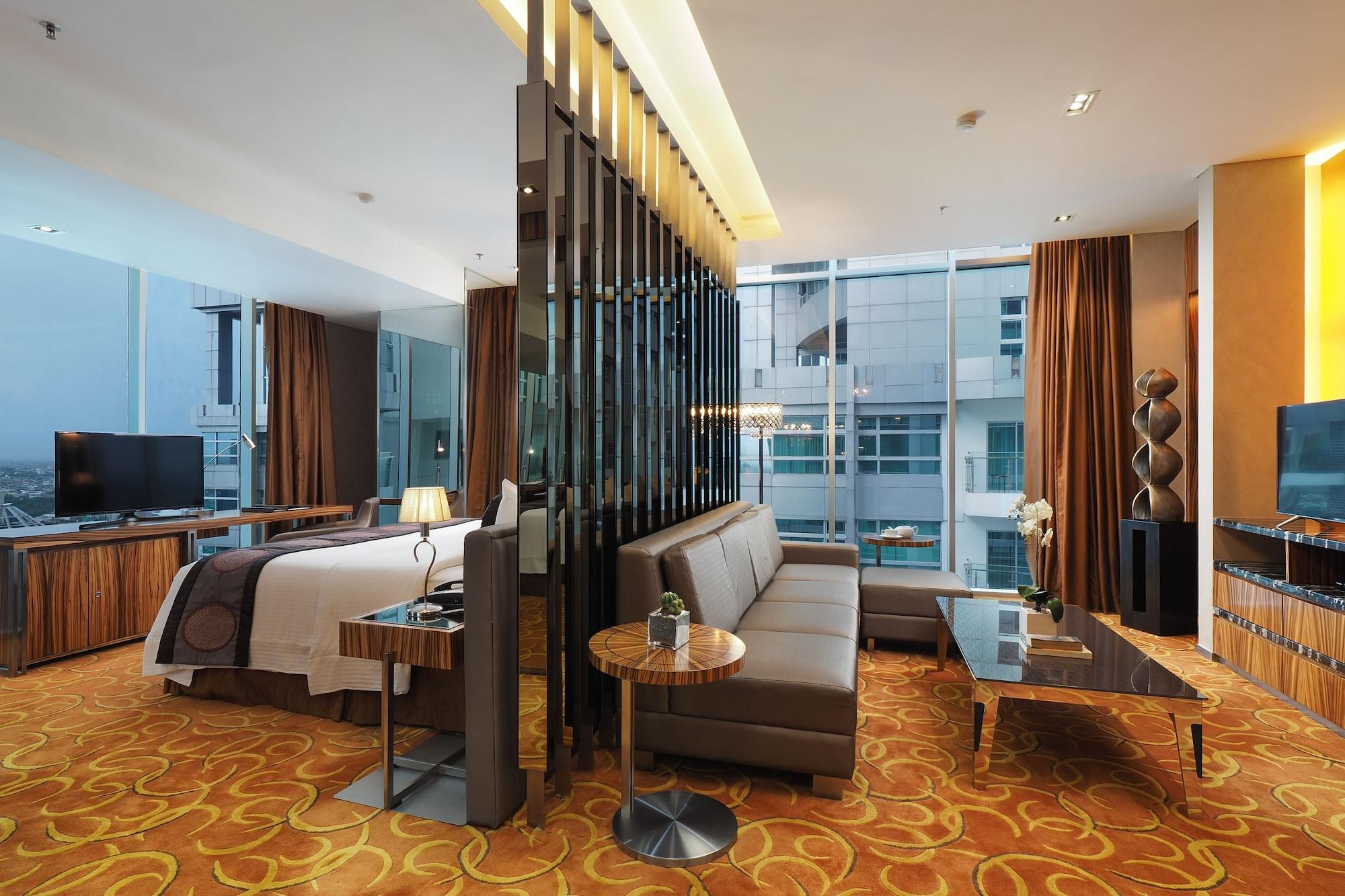 Cambridge Hotel Medan Exterior foto