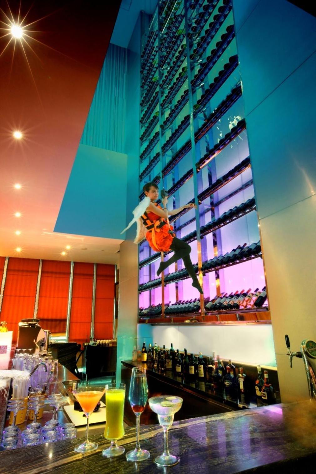 Cambridge Hotel Medan Exterior foto