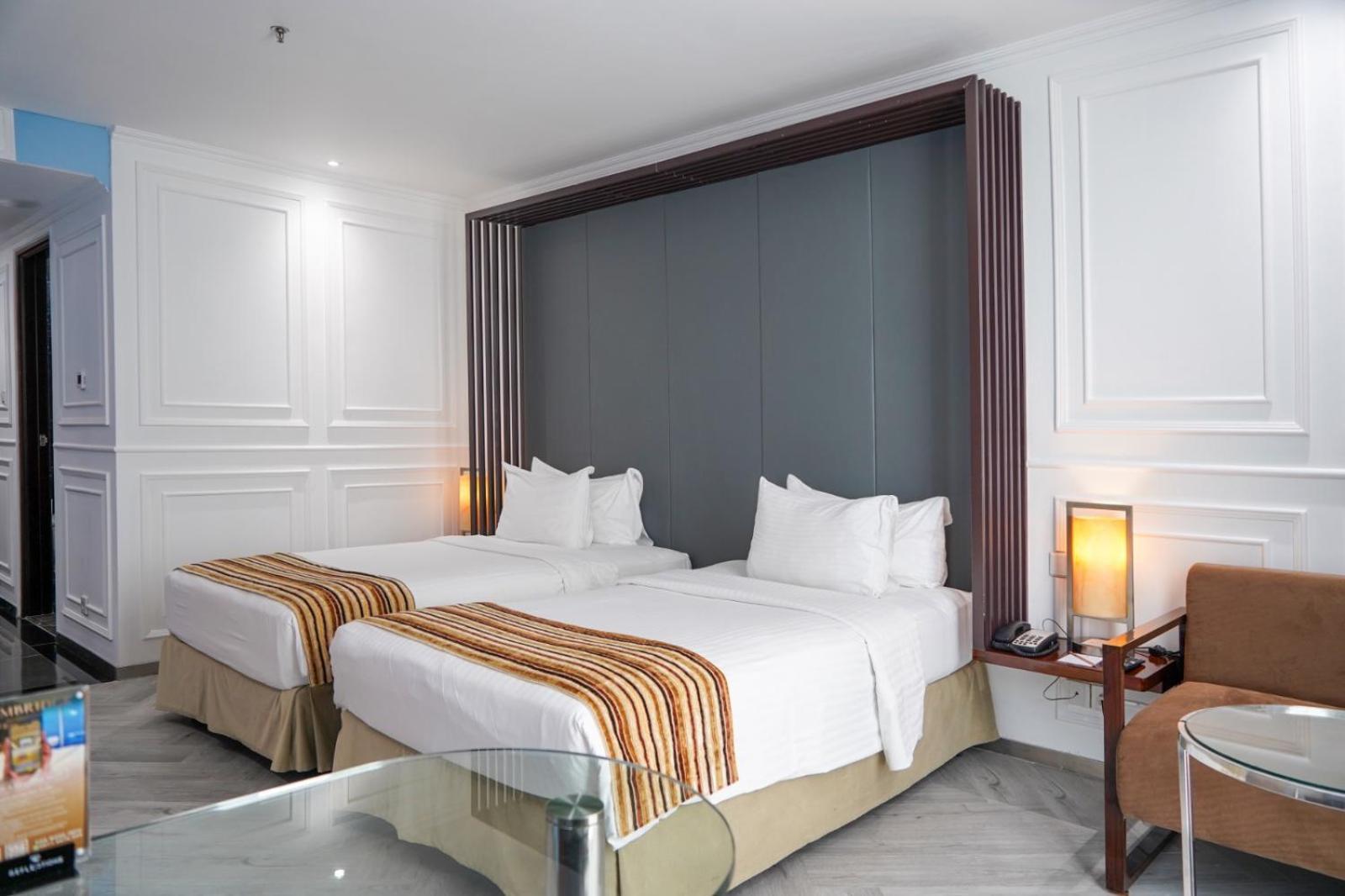 Cambridge Hotel Medan Exterior foto
