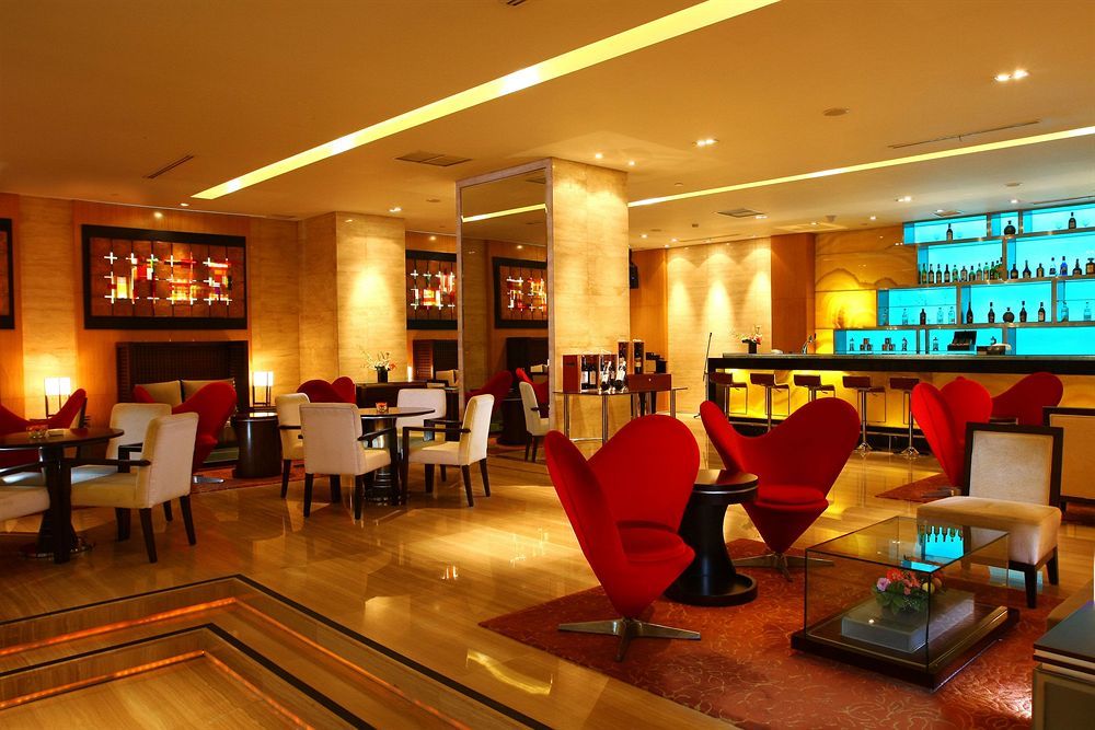 Cambridge Hotel Medan Exterior foto