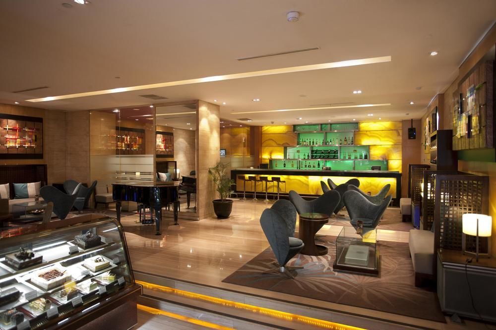 Cambridge Hotel Medan Exterior foto