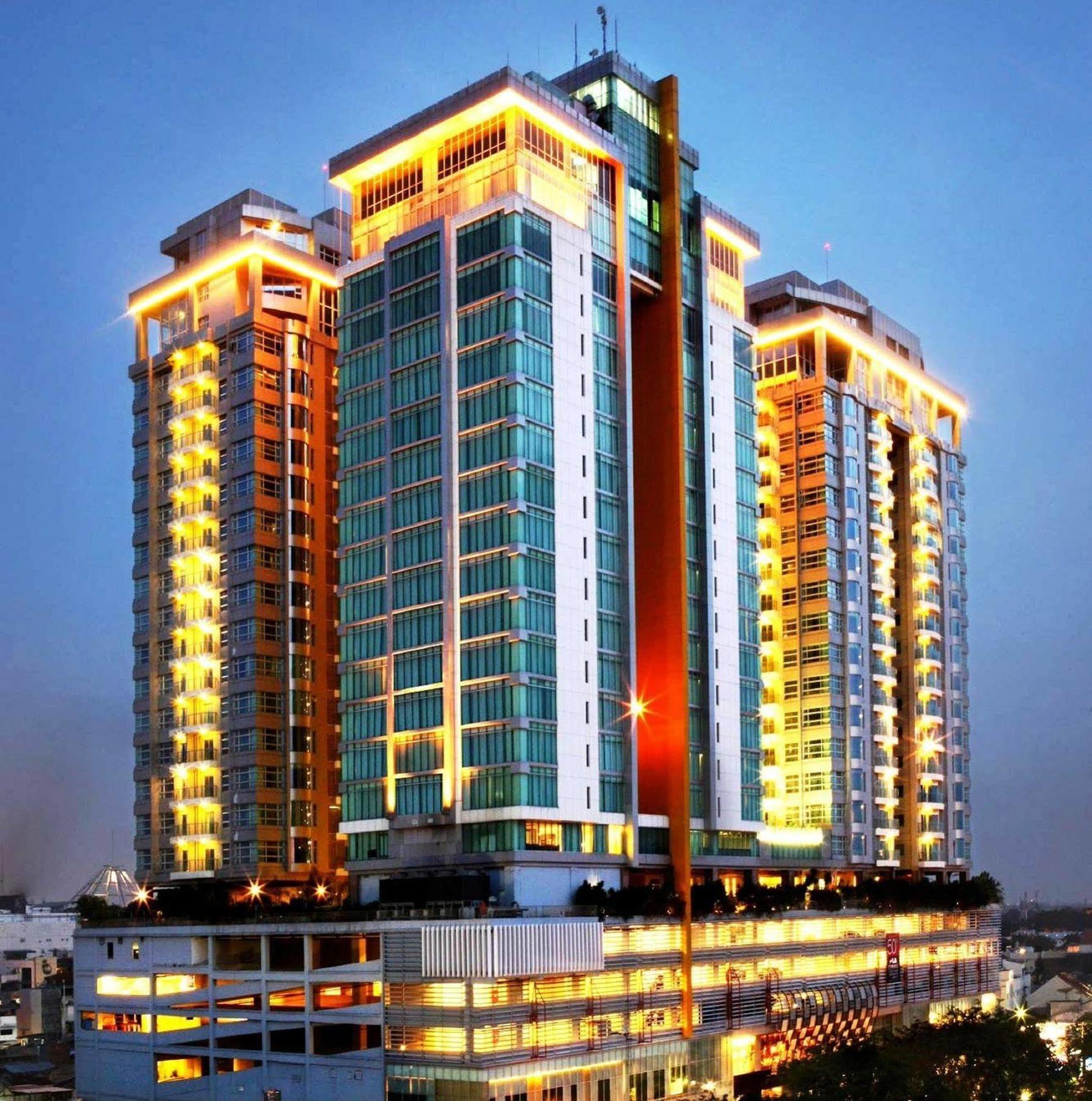Cambridge Hotel Medan Exterior foto
