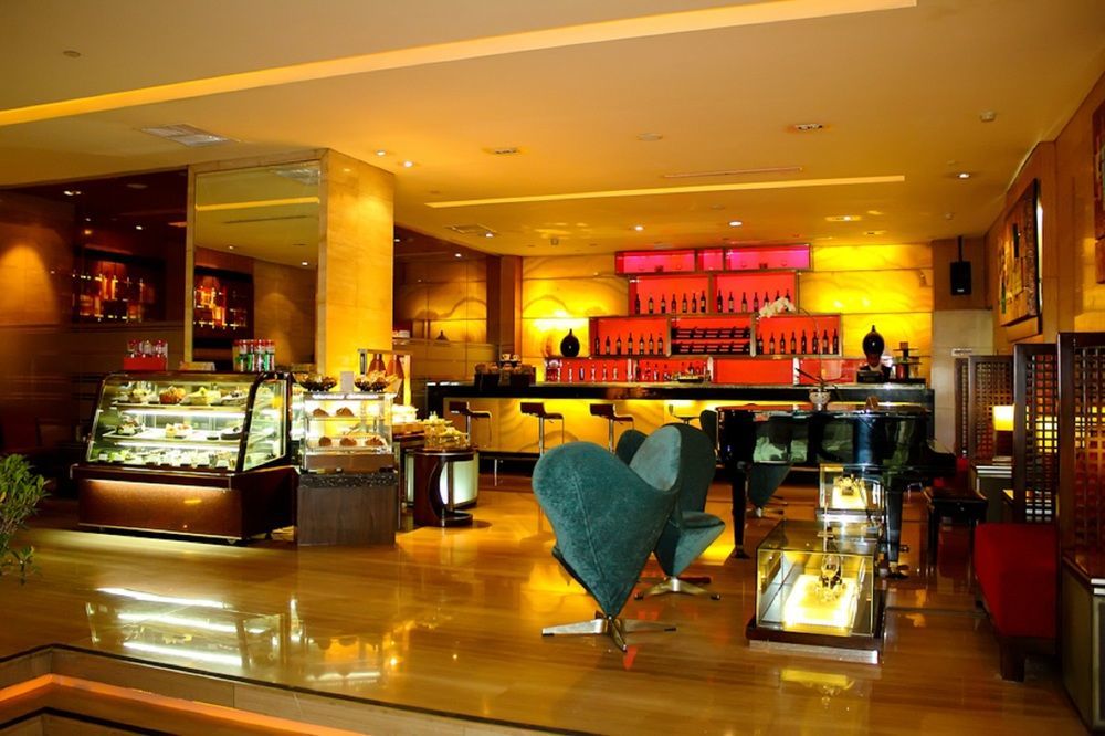 Cambridge Hotel Medan Exterior foto